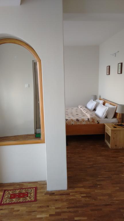 ホテル Yuru Retreat Delo カリンポン 部屋 写真